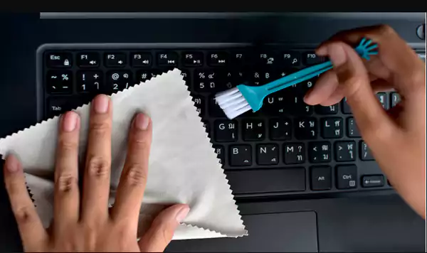 Cleaning Keyboard